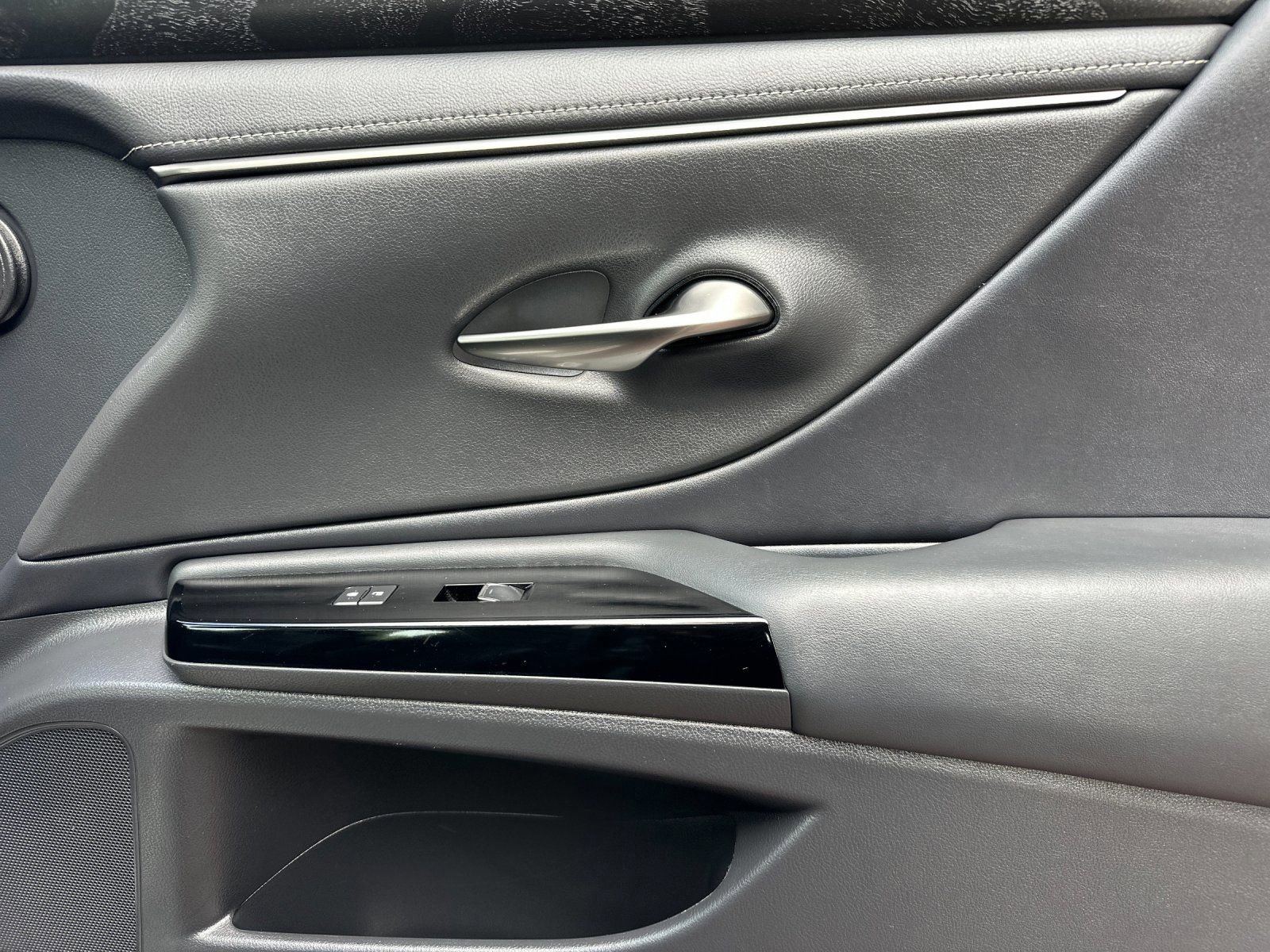 Used 2022 Lexus ES 350 w/ Premium Package image 19