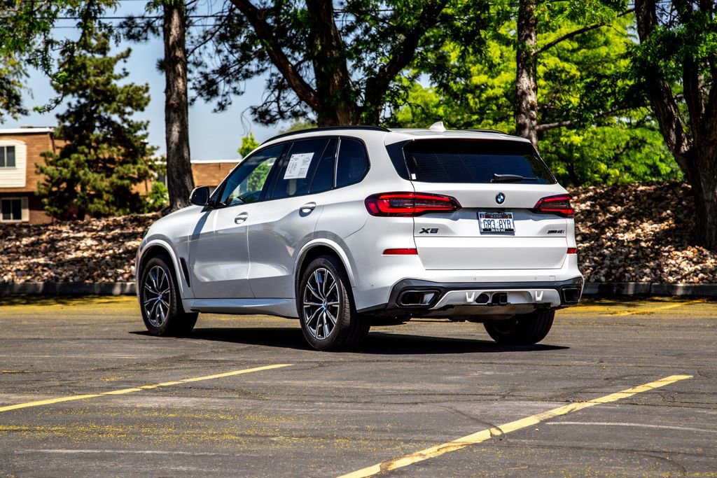Used 2023 BMW X5 xDrive40i w/ Executive Package AWD/4WD image 3