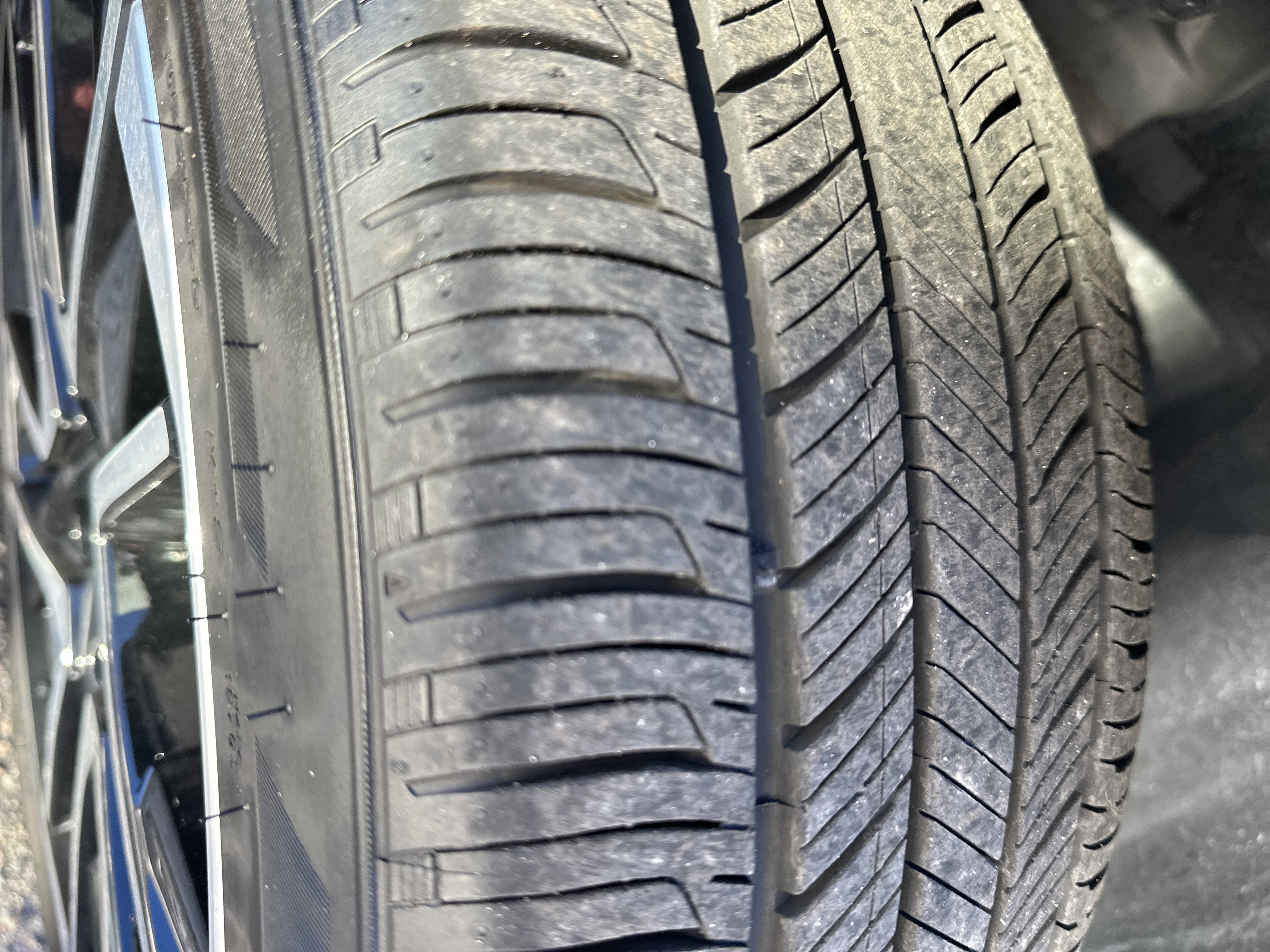 Used 2025 Nissan Sentra SR w/ SR Premium Package image 7