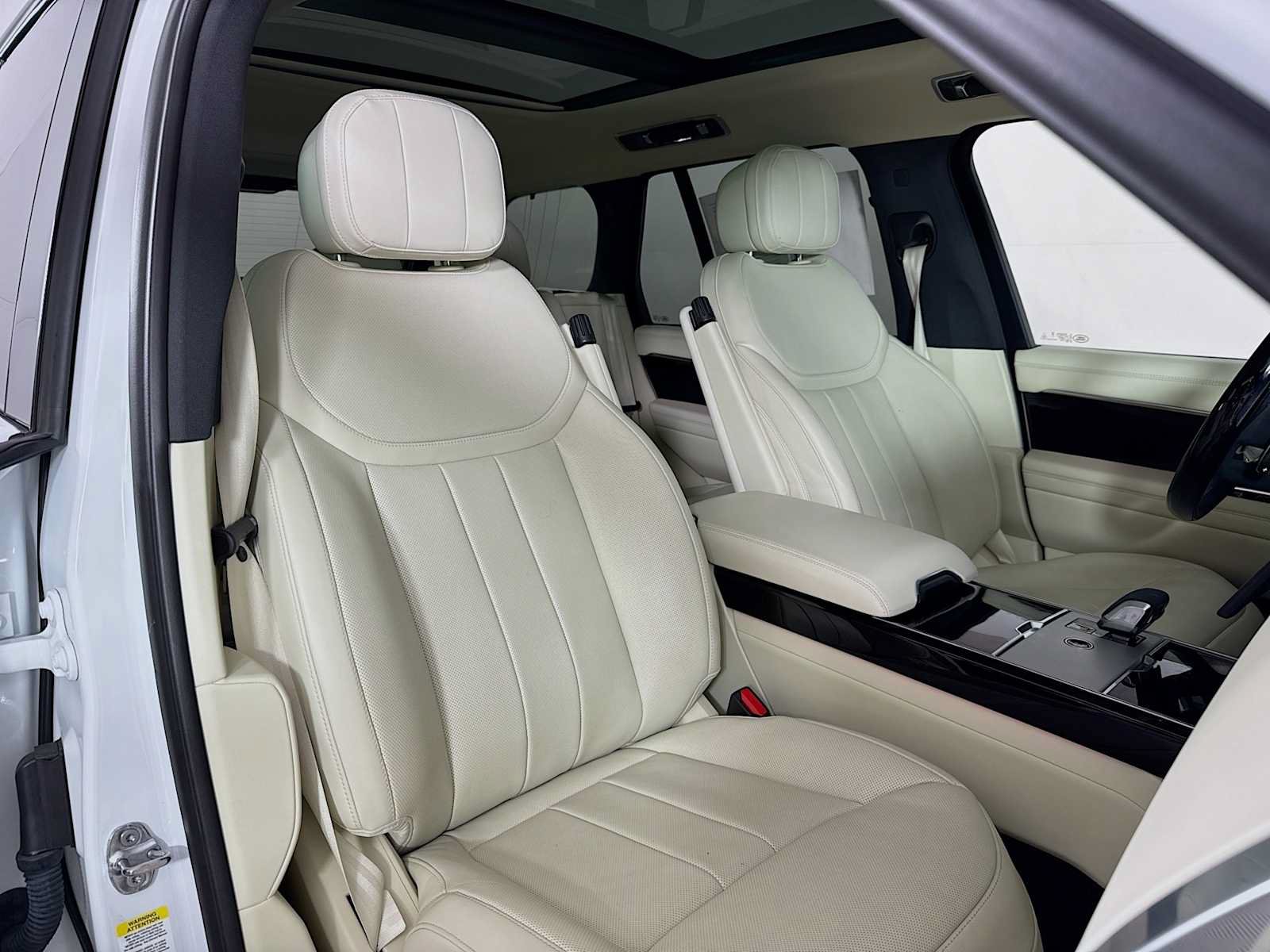 Certified 2024 Land Rover Range Rover SE AWD/4WD image 29