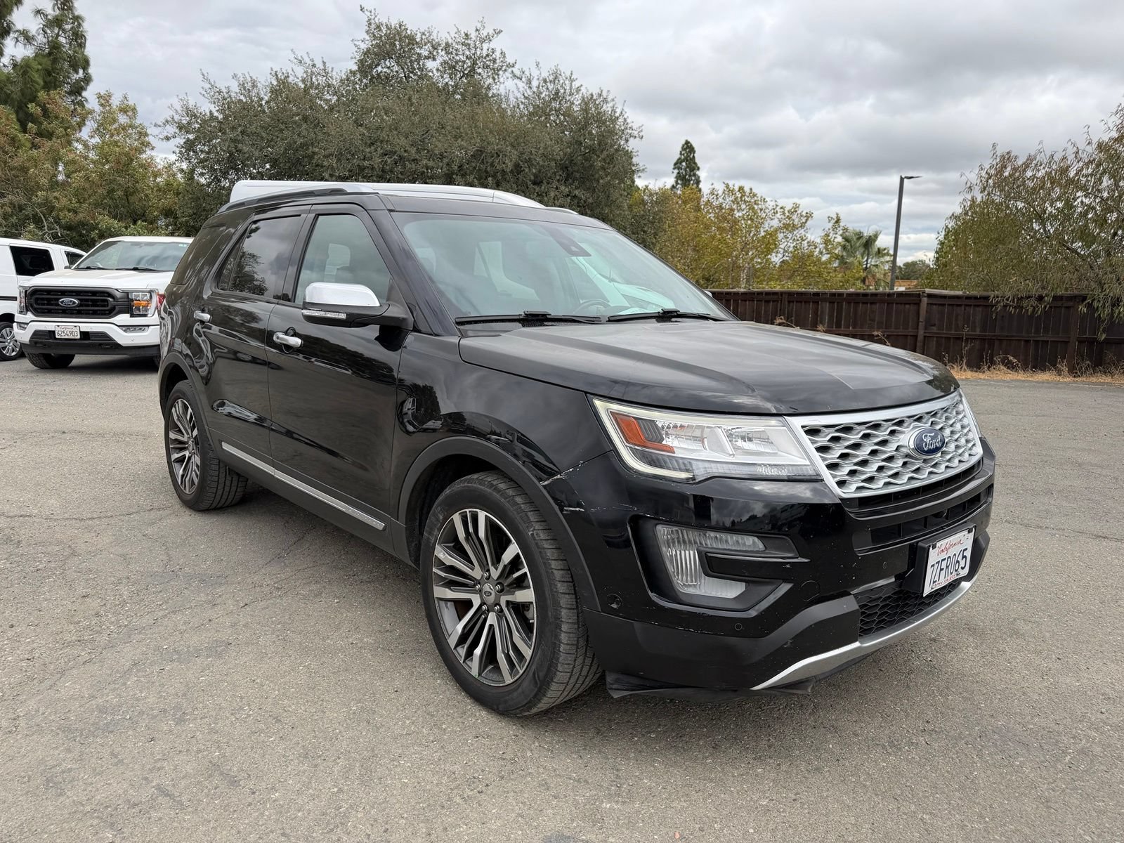 Used 2017 Ford Explorer Platinum AWD/4WD image 7