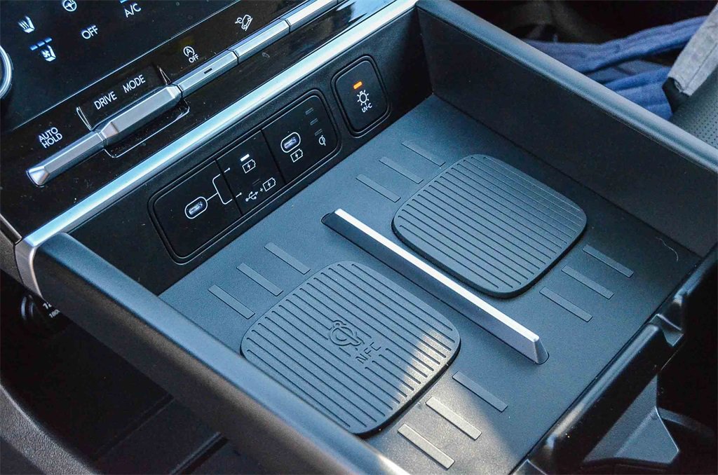 Used 2024 Hyundai Santa Fe Limited image 19