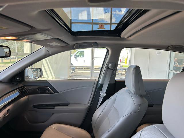 Used 2017 Honda Accord EX-L image 16