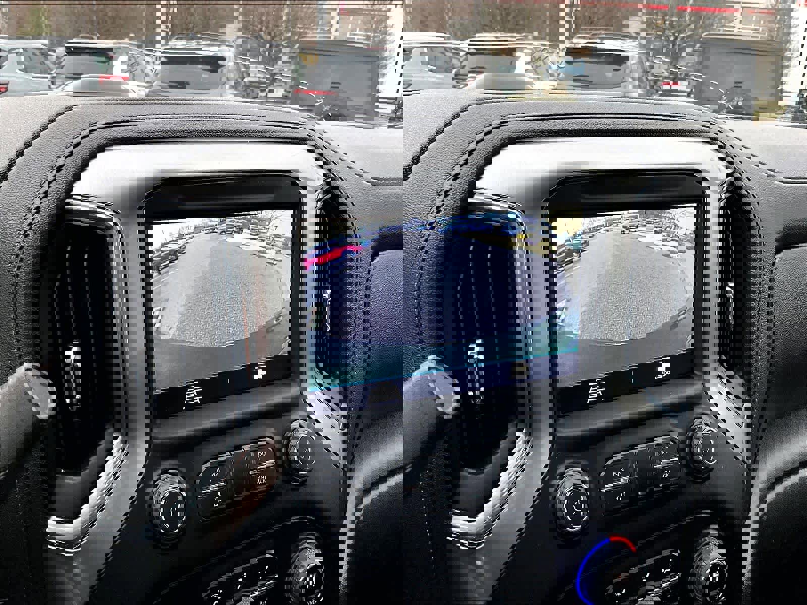 Used 2022 Chevrolet Silverado 1500 LT AWD/4WD image 19