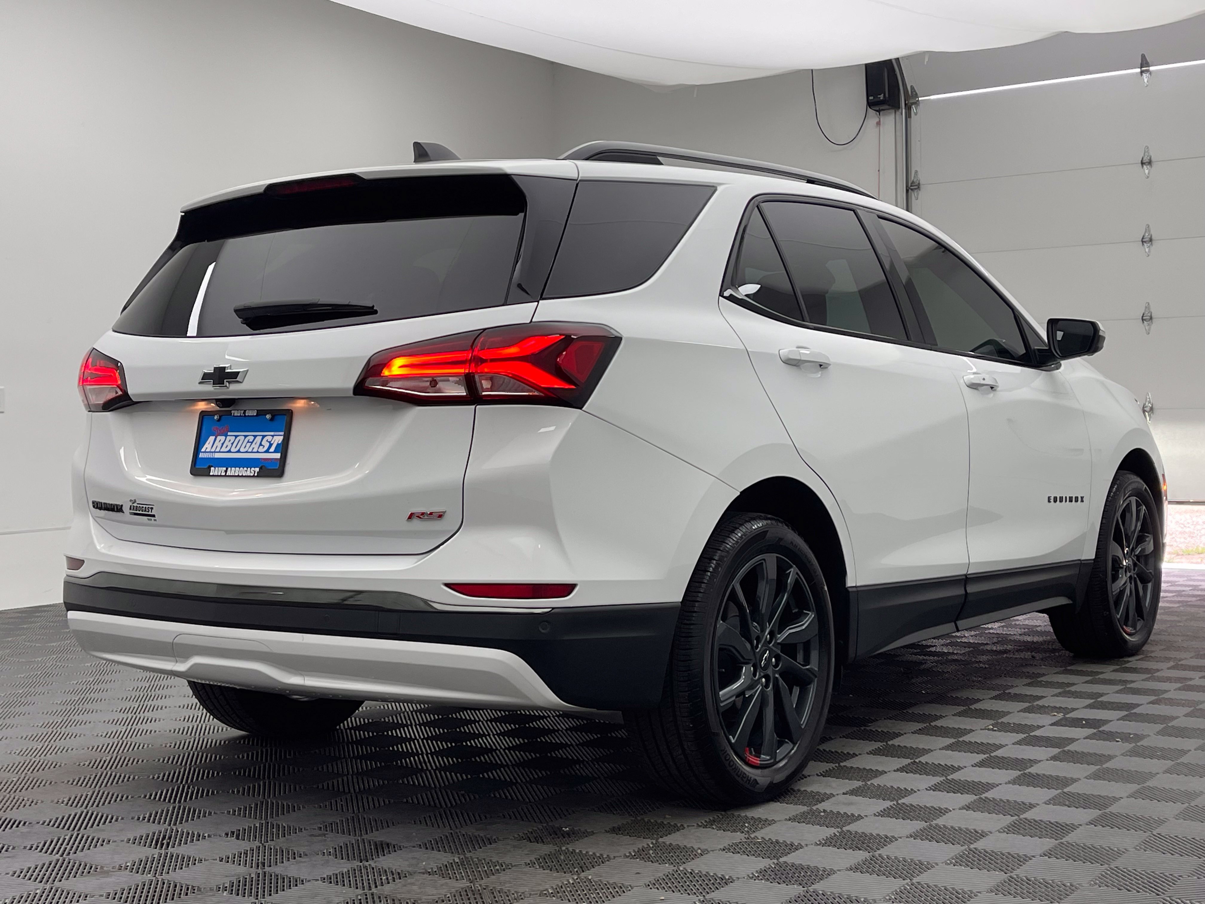 Used 2023 Chevrolet Equinox RS FWD image 7
