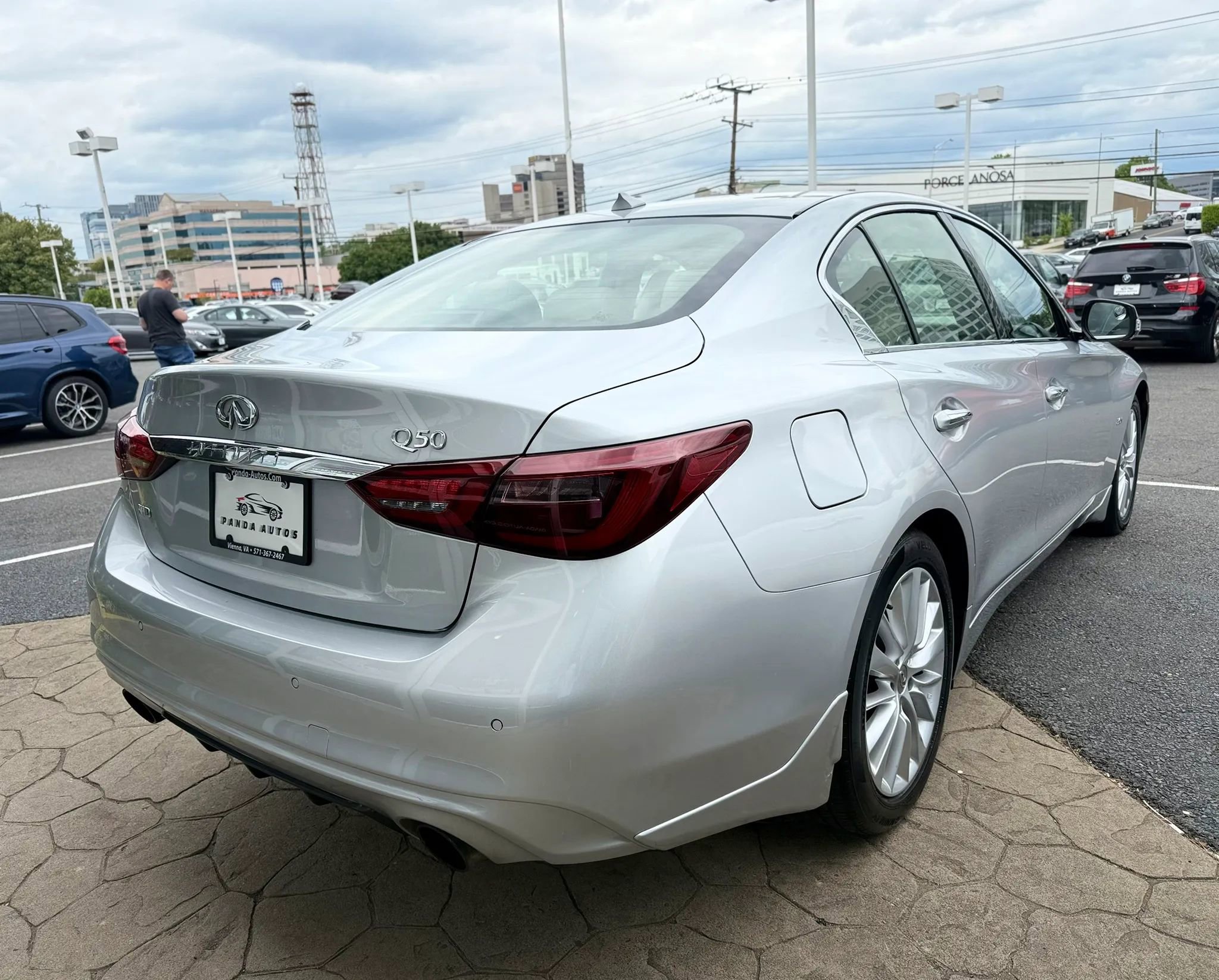 Used 2019 INFINITI Q50 Luxe w/ Essential Package (3.0T Luxe) AWD/4WD image 6