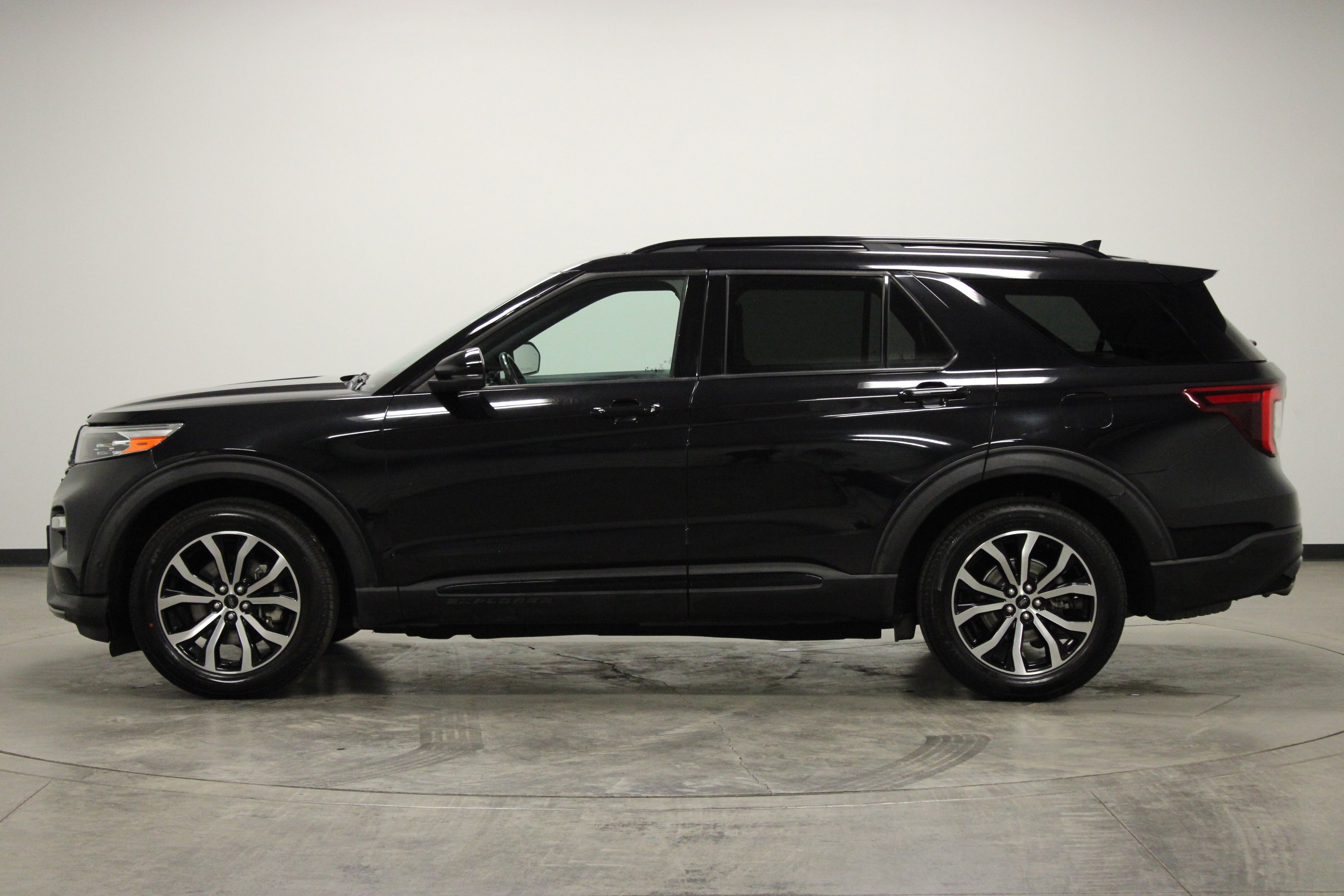 Used 2020 Ford Explorer ST image 5