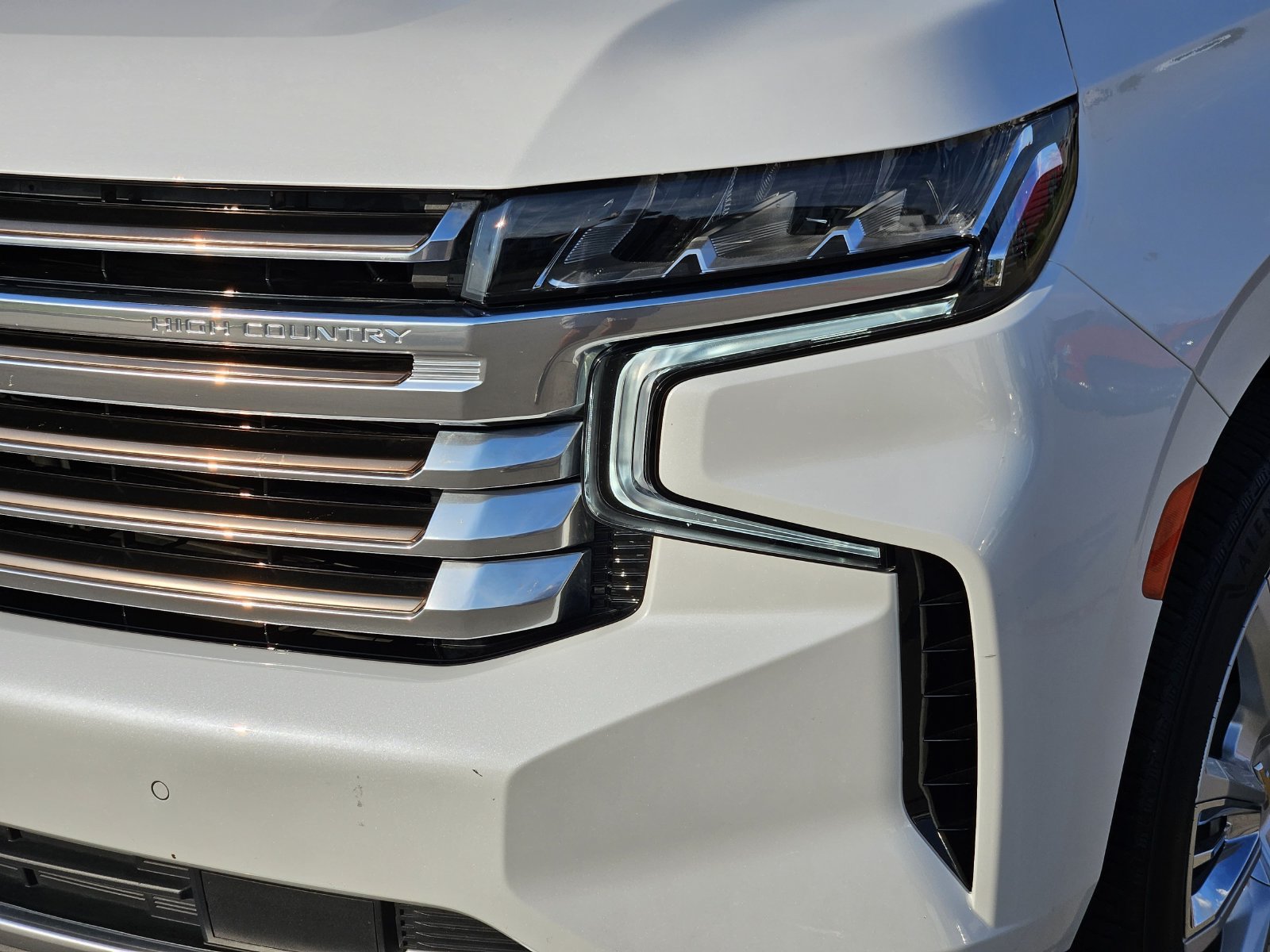Certified 2023 Chevrolet Suburban High Country AWD/4WD image 11