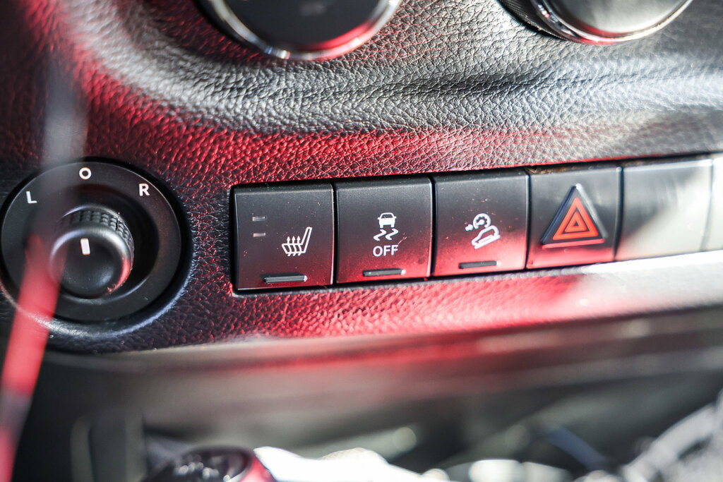 Used 2014 Jeep Wrangler Rubicon w/ Power Convenience Group AWD/4WD image 15