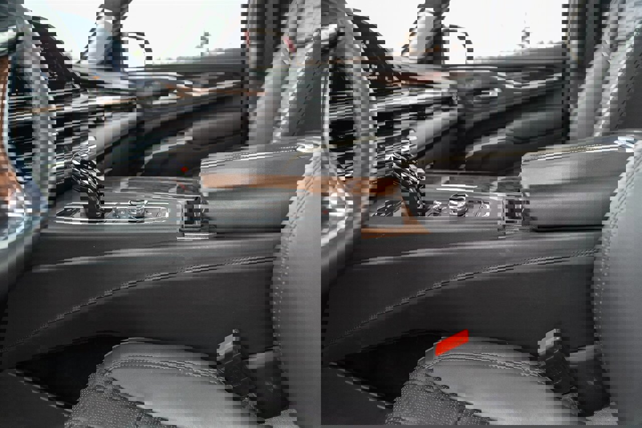 Used 2023 Cadillac Escalade Premium Luxury Platinum image 43