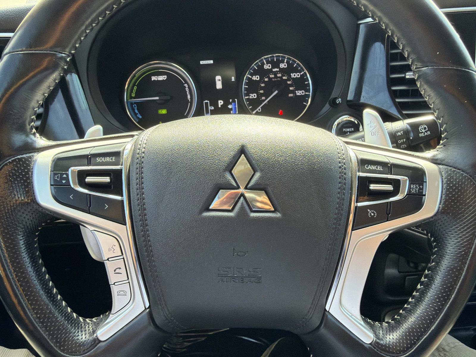 Used 2018 Mitsubishi Outlander SEL AWD/4WD image 17