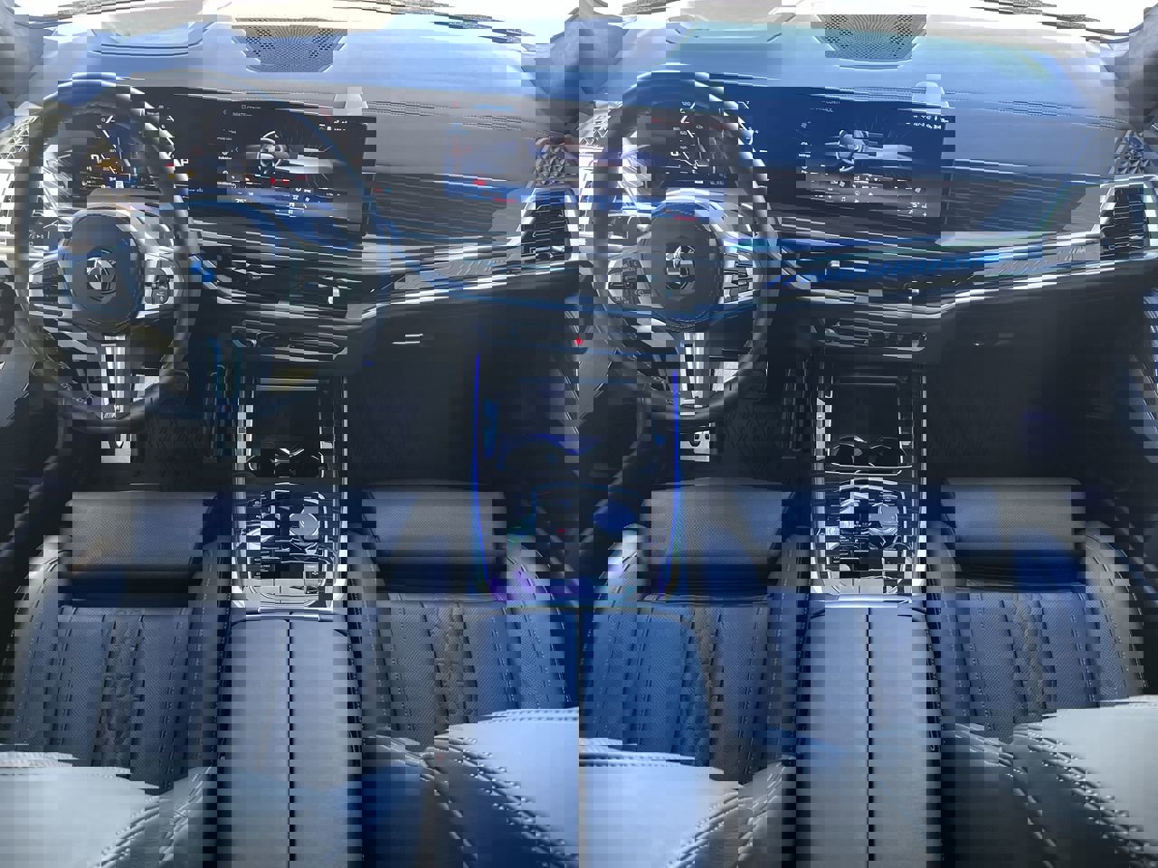 Certified 2024 BMW X7 M60i image 29