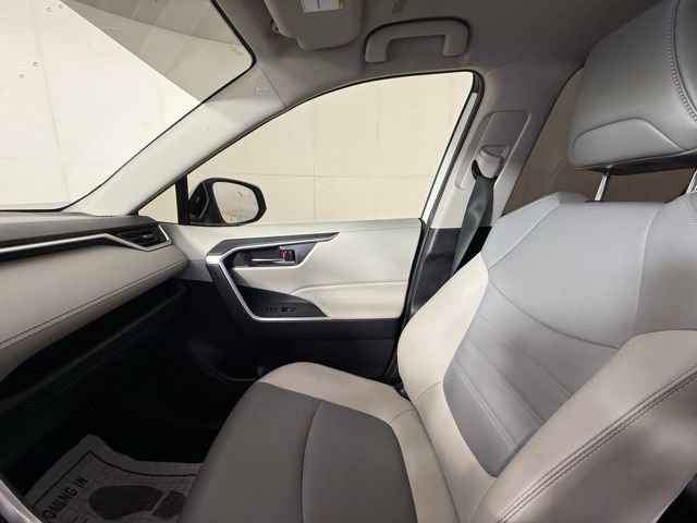 Used 2023 Toyota RAV4 XLE Premium image 18