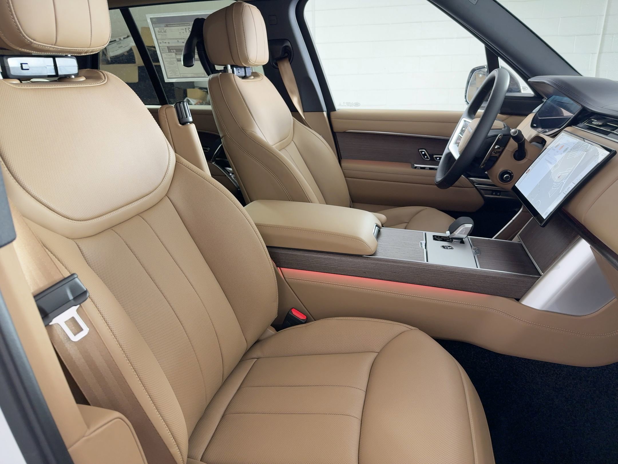 New 2026 Land Rover Range Rover SE image 30