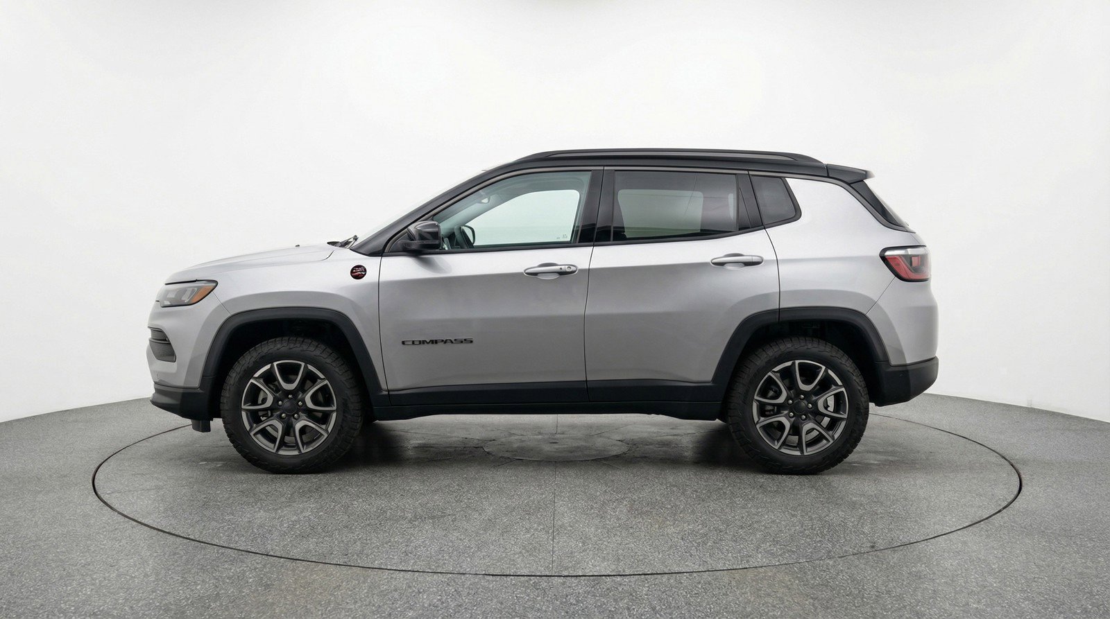 Used 2025 Jeep Compass Trailhawk w/ Trailer Tow Group image 5