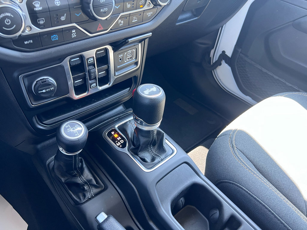 Used 2025 Jeep Wrangler Sahara w/ Safety Group image 23