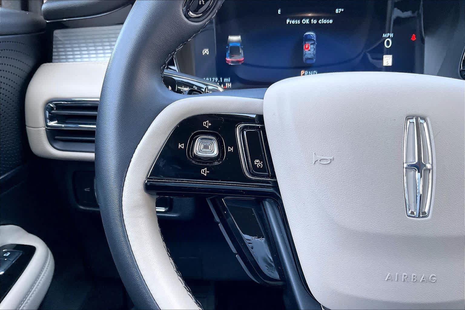 Used 2025 Lincoln Corsair FWD image 22