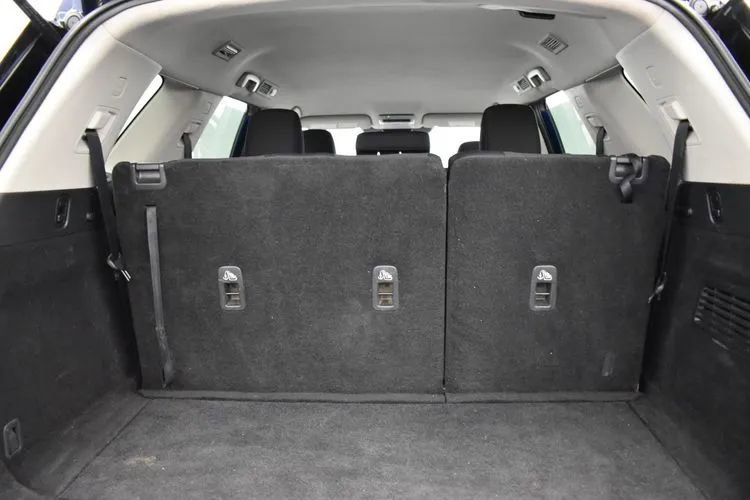 Used 2024 Nissan Pathfinder SV FWD image 16