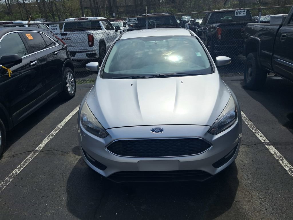 Used 2015 Ford Focus SE w/ Equipment Group 201A image 5