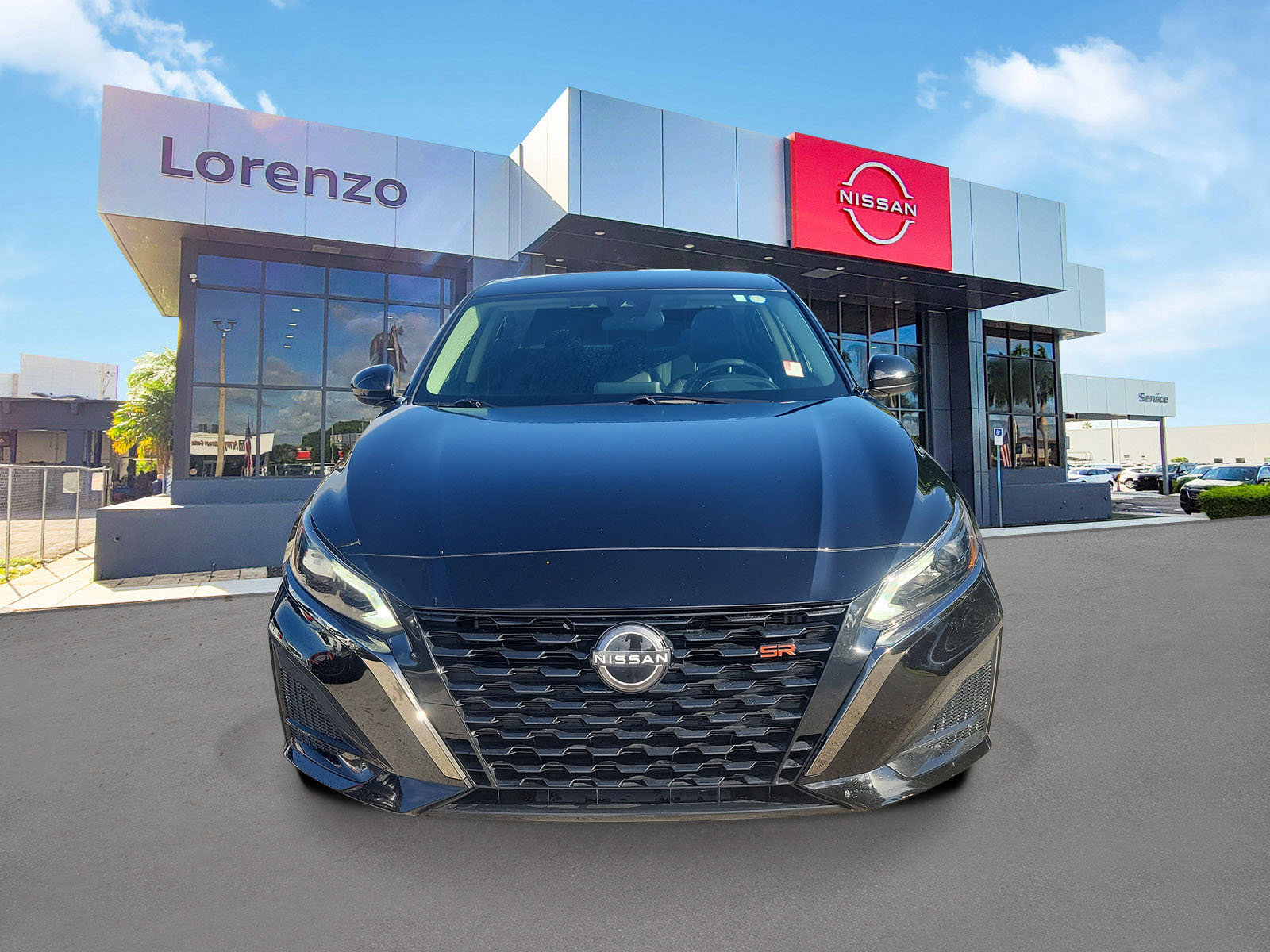 Used 2024 Nissan Altima 2.5 SR FWD image 2