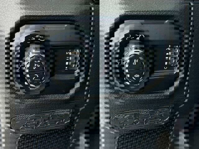 Used 2024 Jeep Gladiator Sport image 10