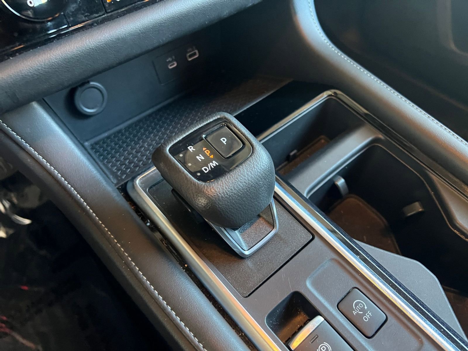 Used 2025 Nissan Pathfinder SV AWD/4WD image 43