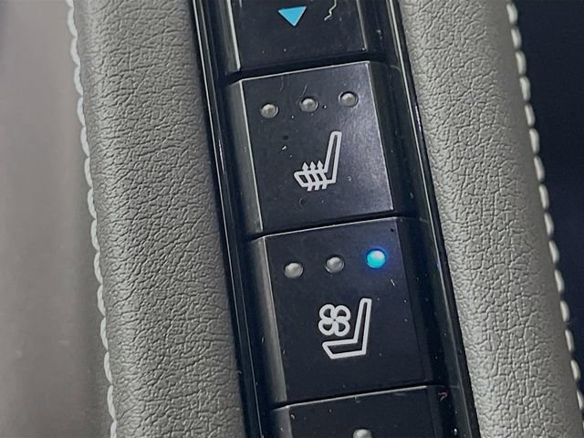 Used 2024 Chevrolet Corvette Stingray Preferred Cpe w/ Z51 Performance Package RWD image 22
