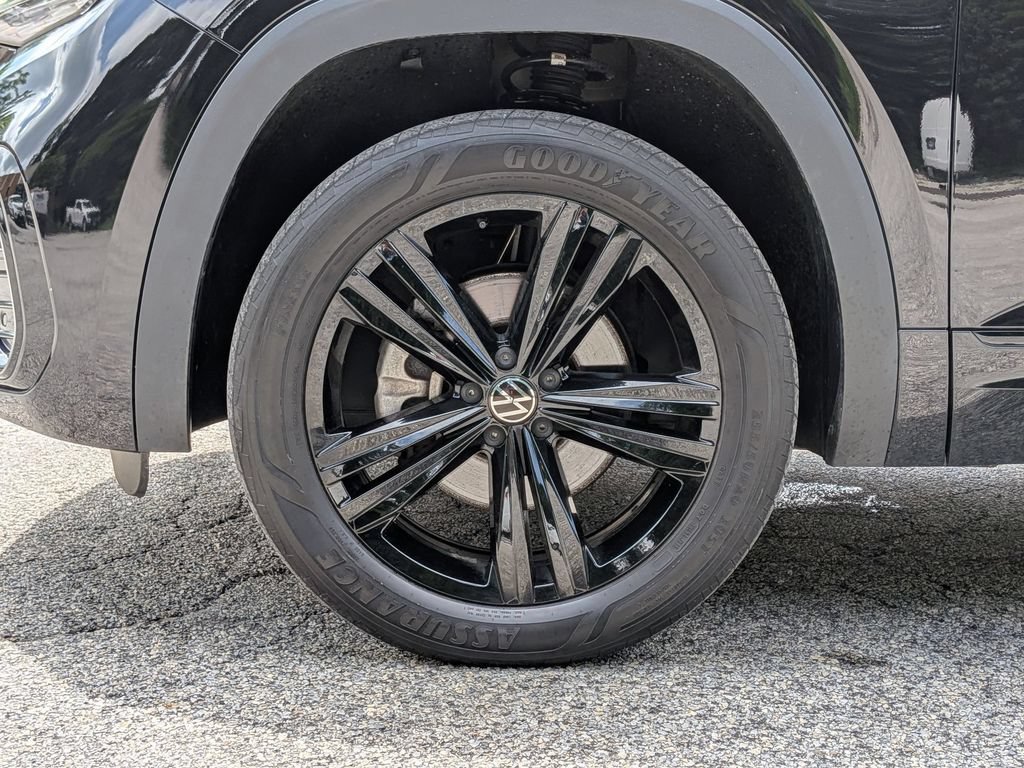 Used 2023 Volkswagen Atlas SEL R-Line AWD/4WD image 35
