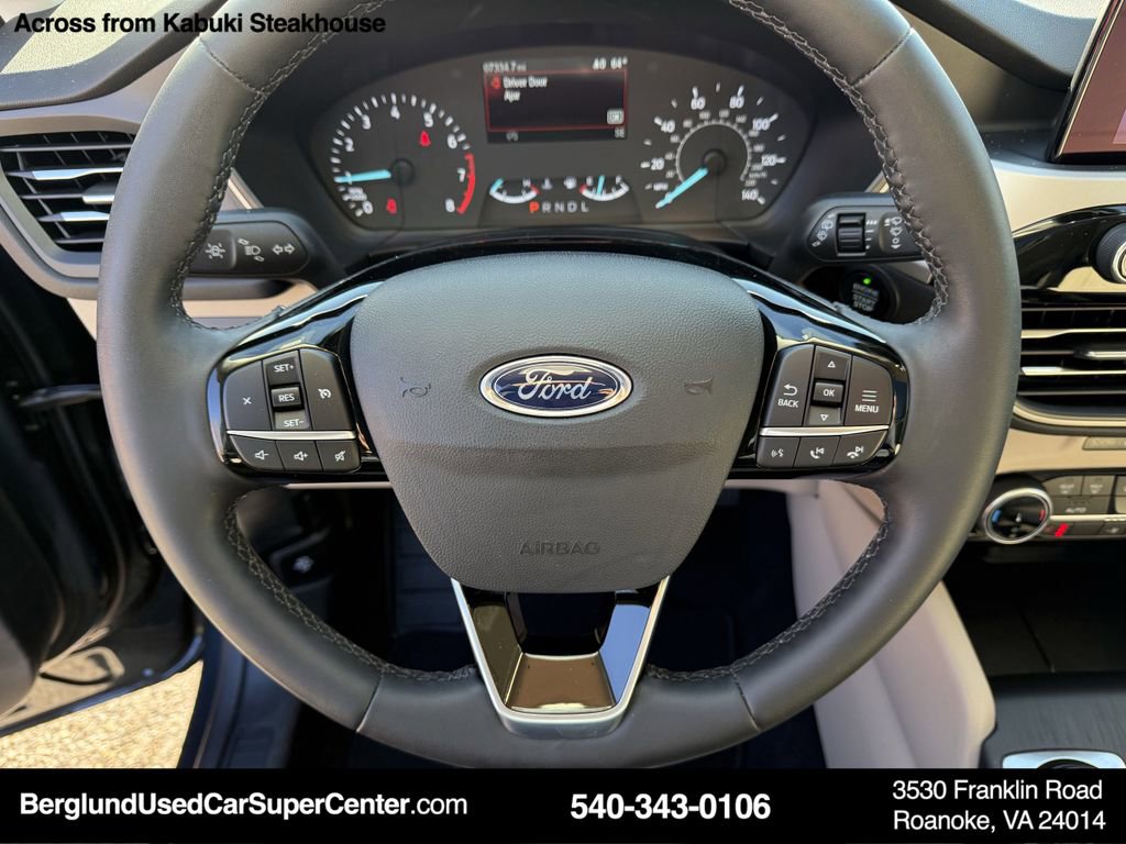 Used 2022 Ford Escape SEL image 20