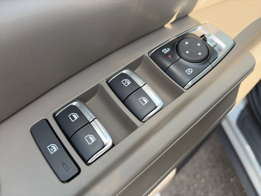 New 2027 Kia Carnival FWD image 17