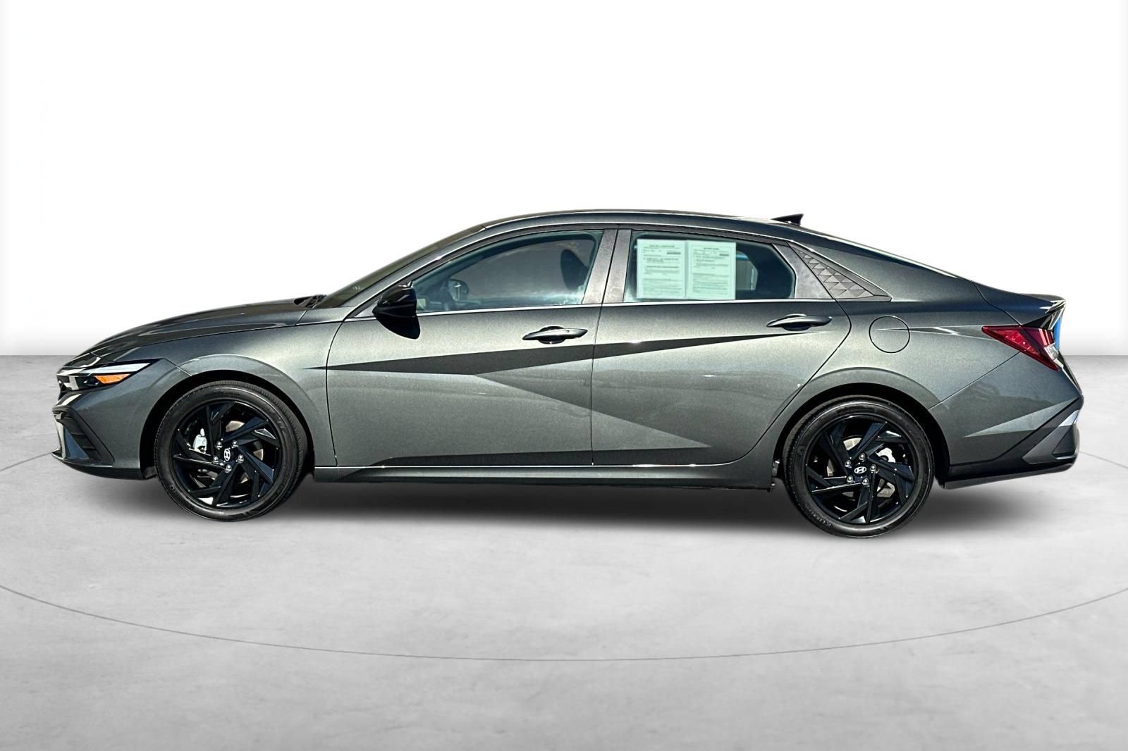 Used 2026 Hyundai Elantra Sport FWD image 3
