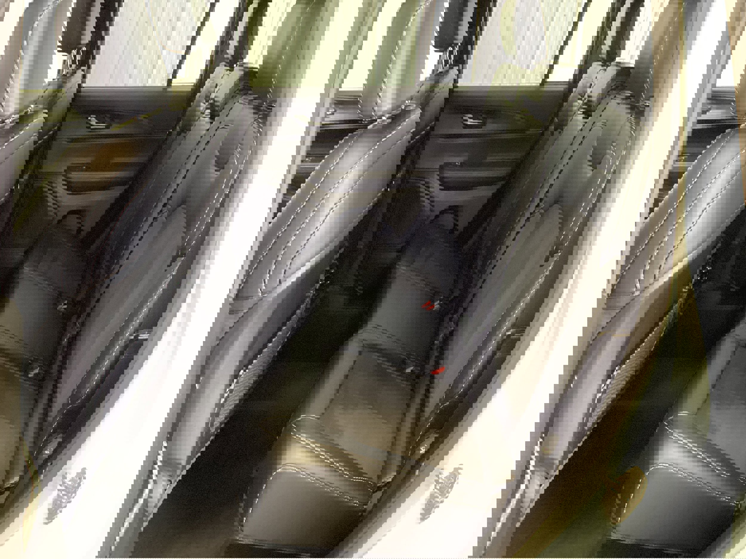 Used 2024 Jeep Grand Cherokee Altitude image 34