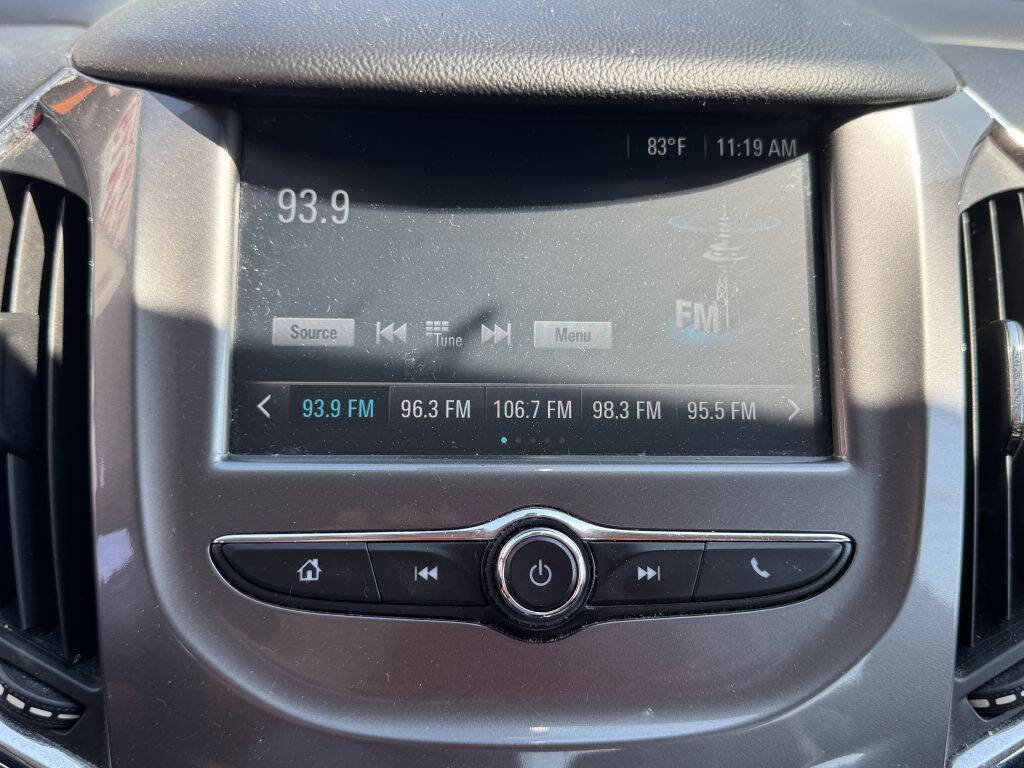 Used 2017 Chevrolet Cruze LT w/ Convenience Package image 13