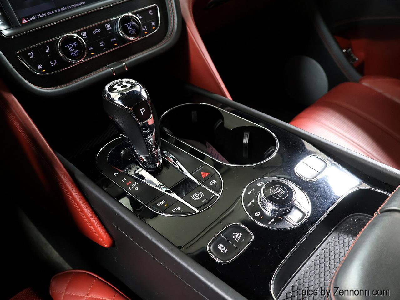 Used 2017 Bentley Bentayga image 28