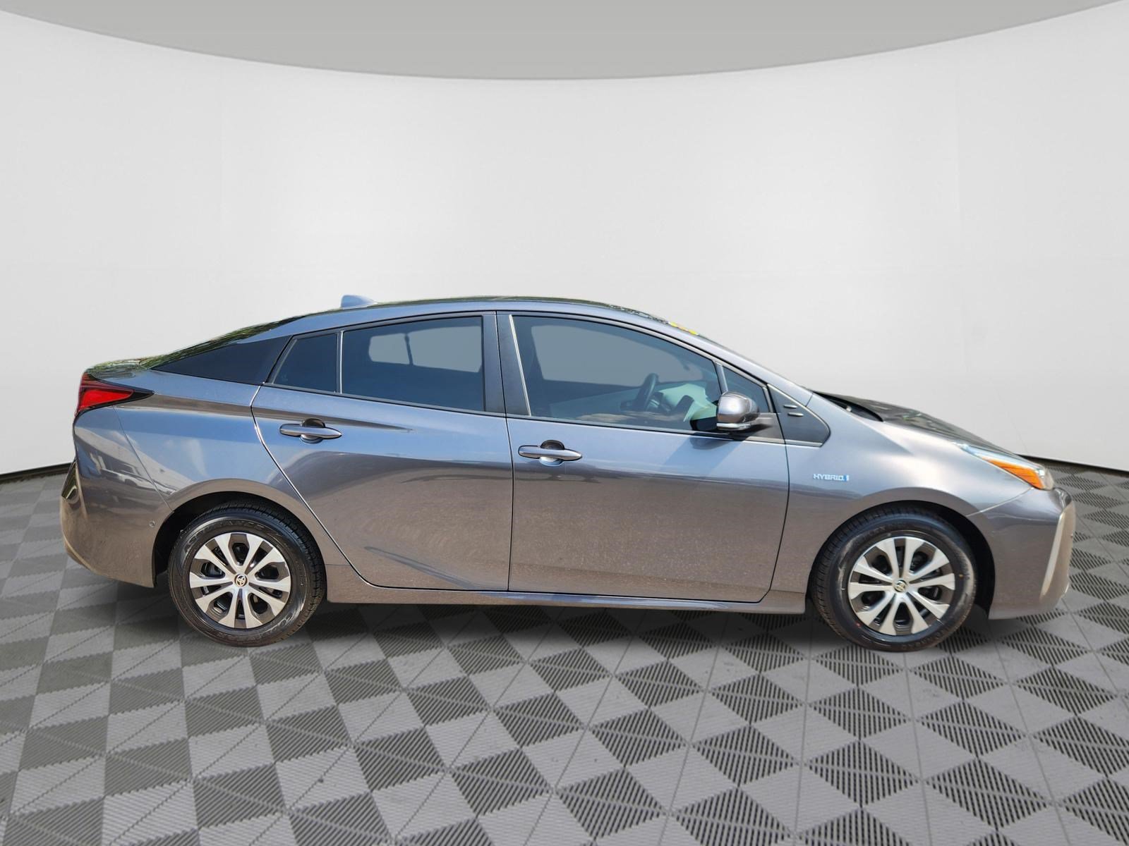 Used 2022 Toyota Prius LE AWD/4WD image 6
