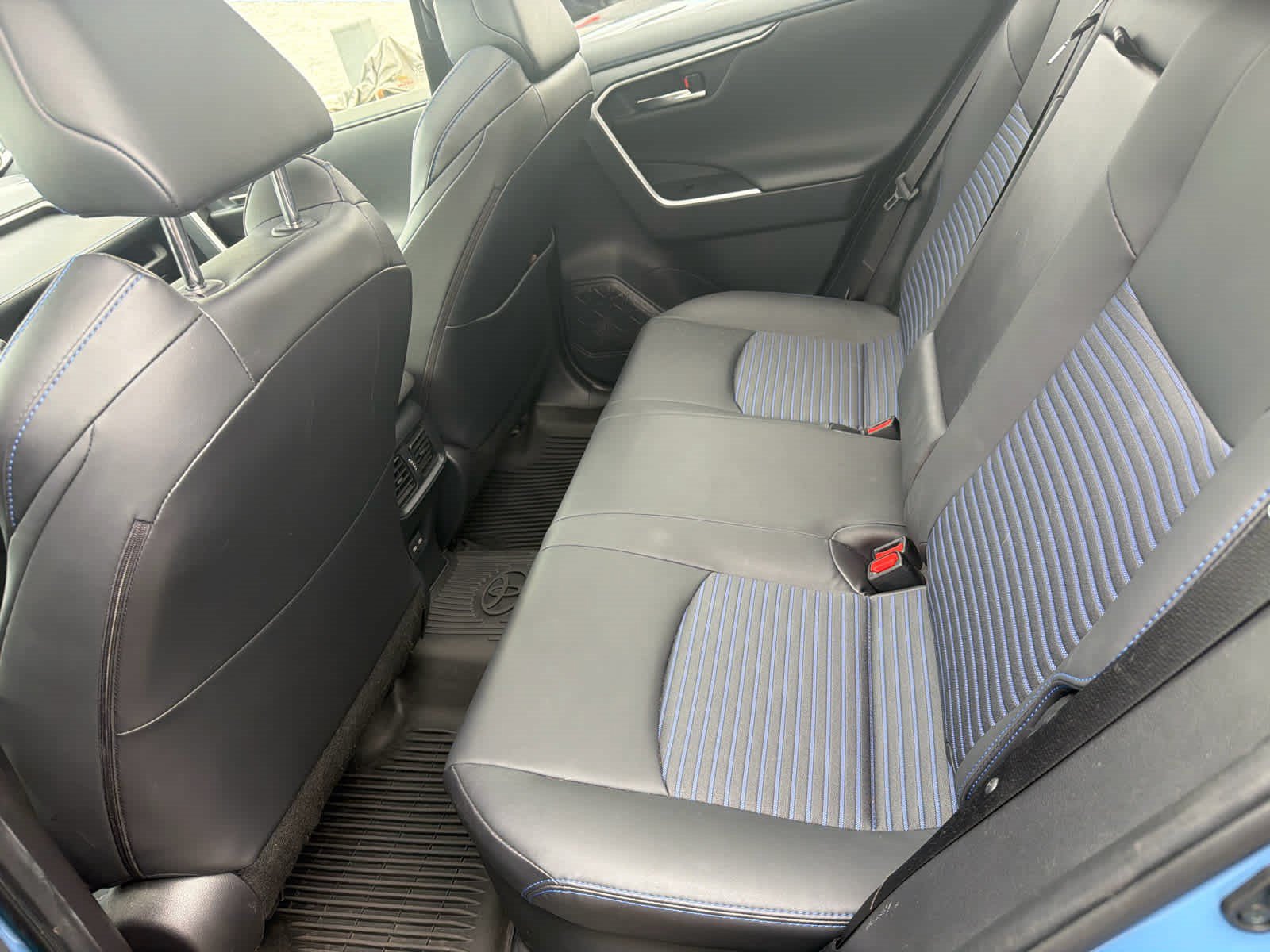 Used 2023 Toyota RAV4 XSE AWD/4WD image 11