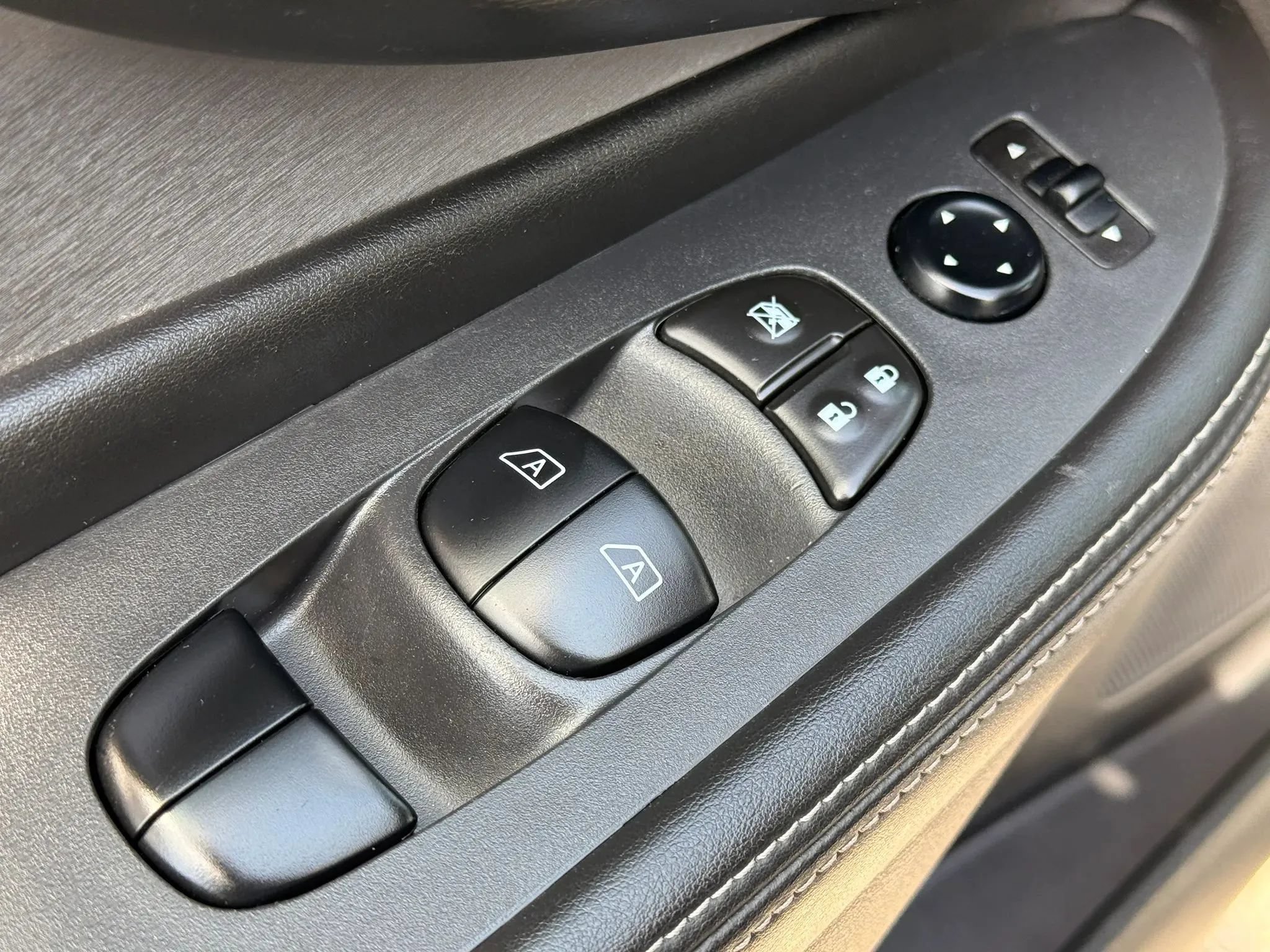 Used 2020 Nissan Murano S AWD/4WD image 23