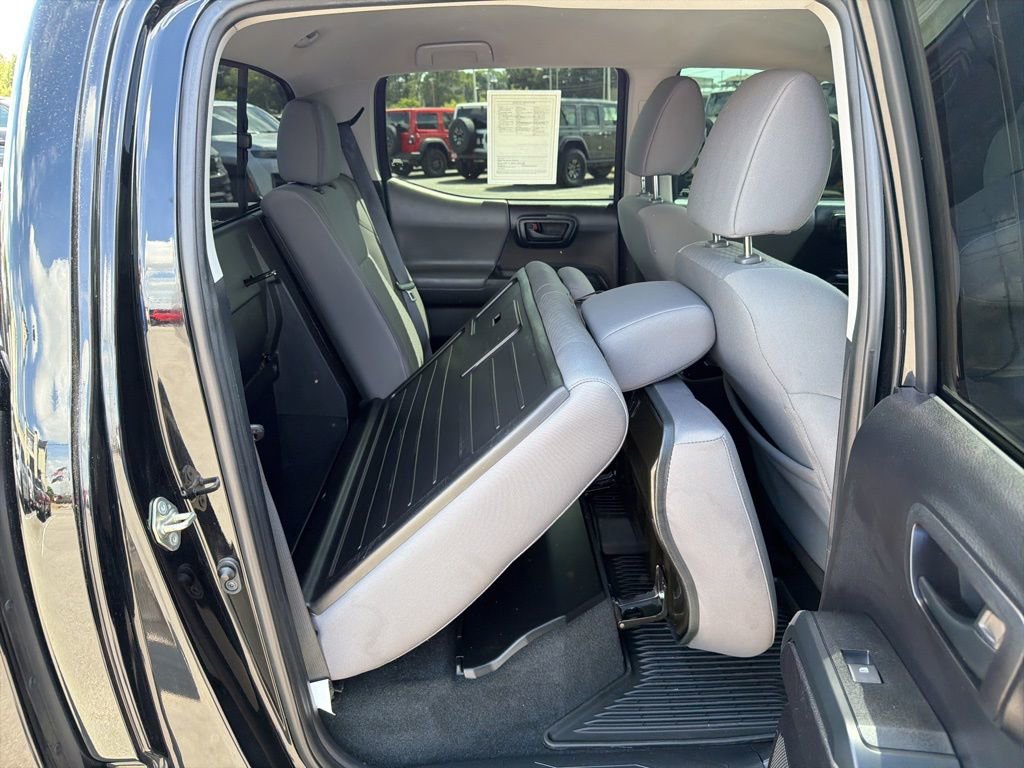 Used 2020 Toyota Tacoma SR w/ SR Convenience Package RWD image 19