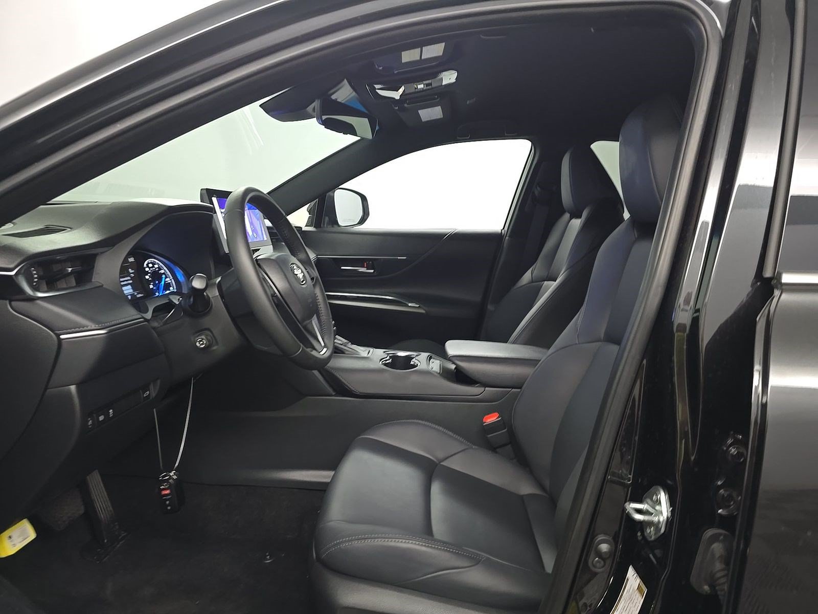 Used 2023 Toyota Venza Nightshade AWD/4WD image 7