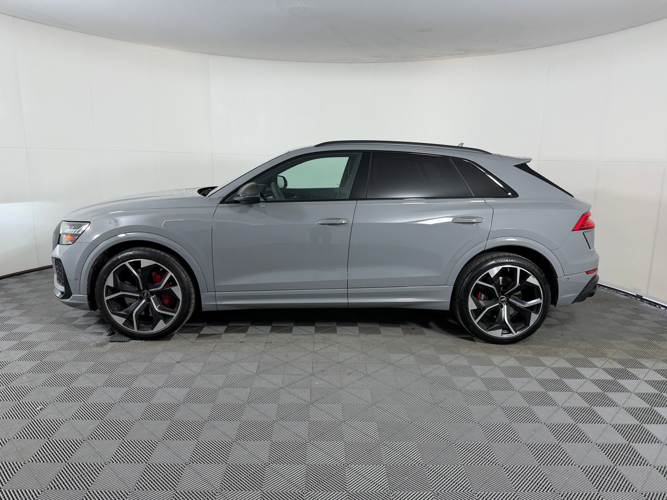 Used 2023 Audi RS Q8 w/ Black Optic Package AWD/4WD image 2