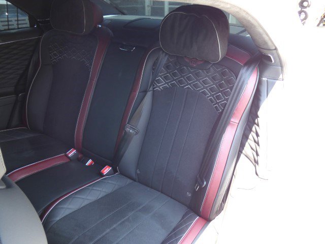 Used 2024 Bentley Flying Spur W12 image 32