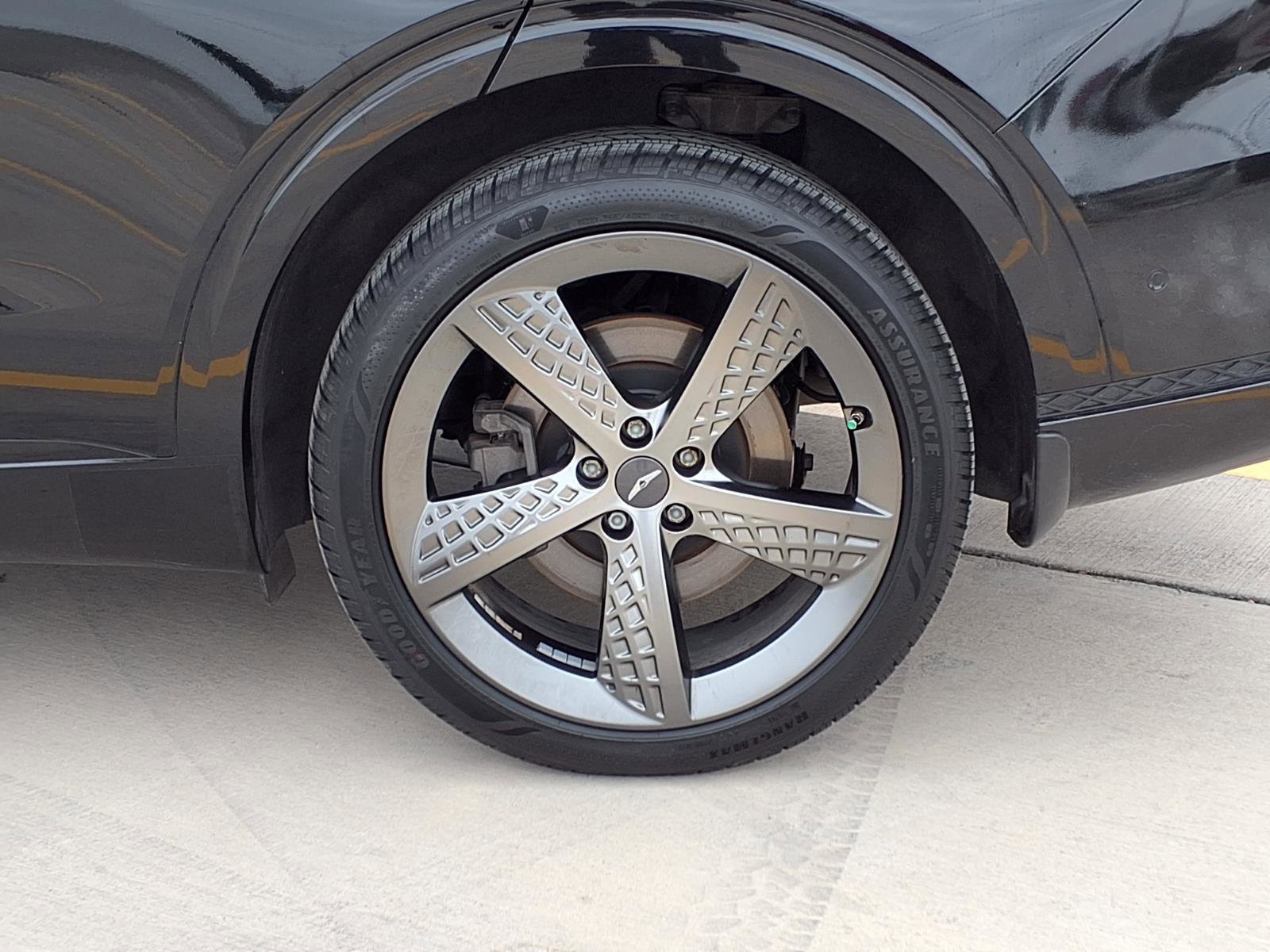 Used 2022 Genesis GV70 3.5T Sport w/ Sport Prestige Package image 9