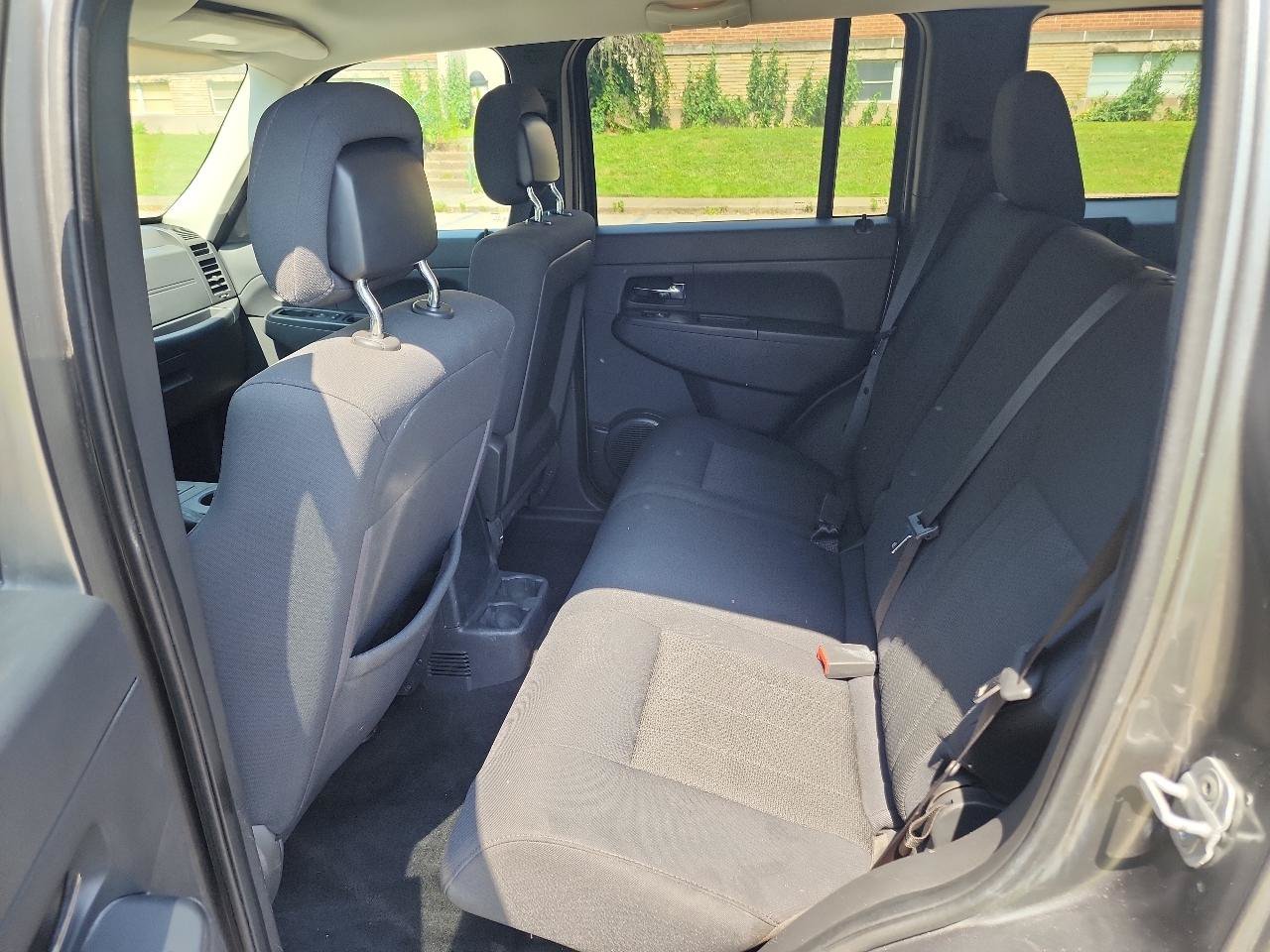 Used 2012 Jeep Liberty Sport w/ Popular Equipment Group AWD/4WD image 10