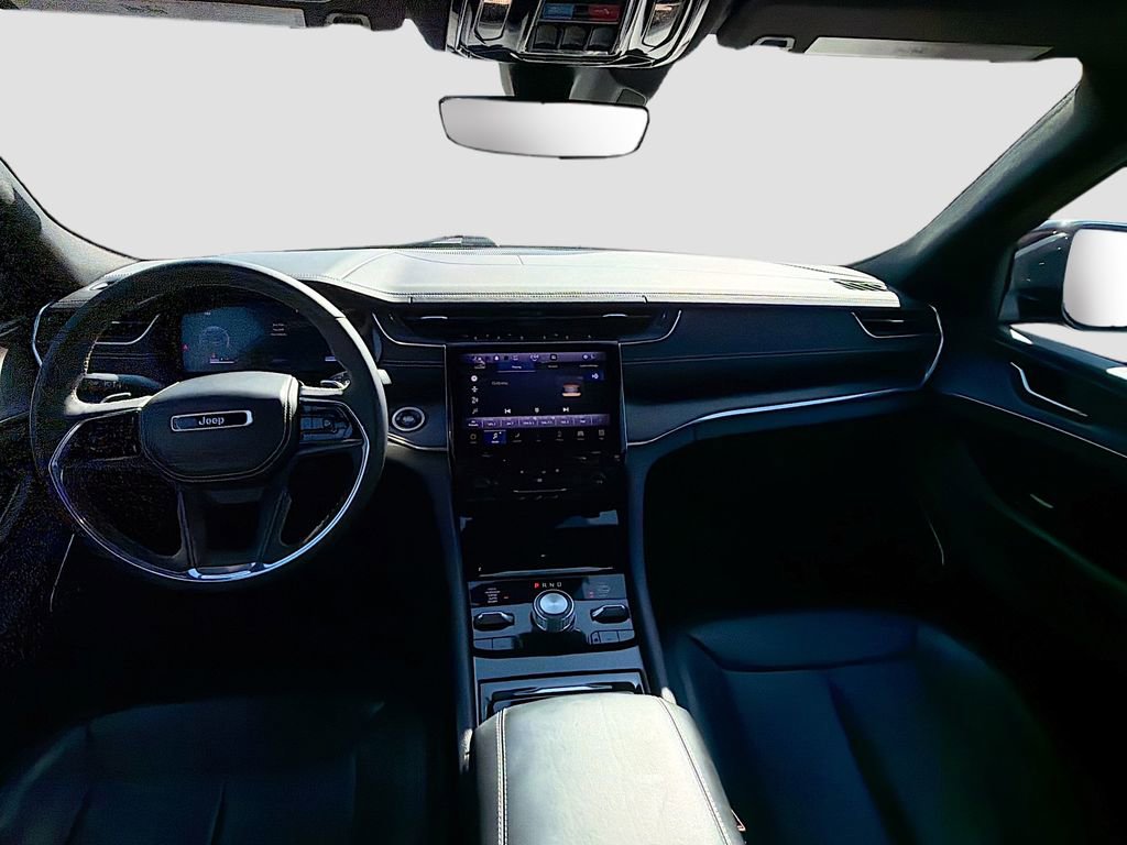 Used 2023 Jeep Grand Cherokee Overland image 17