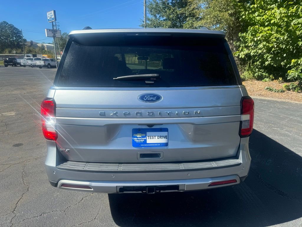 Used 2023 Ford Expedition XLT image 4