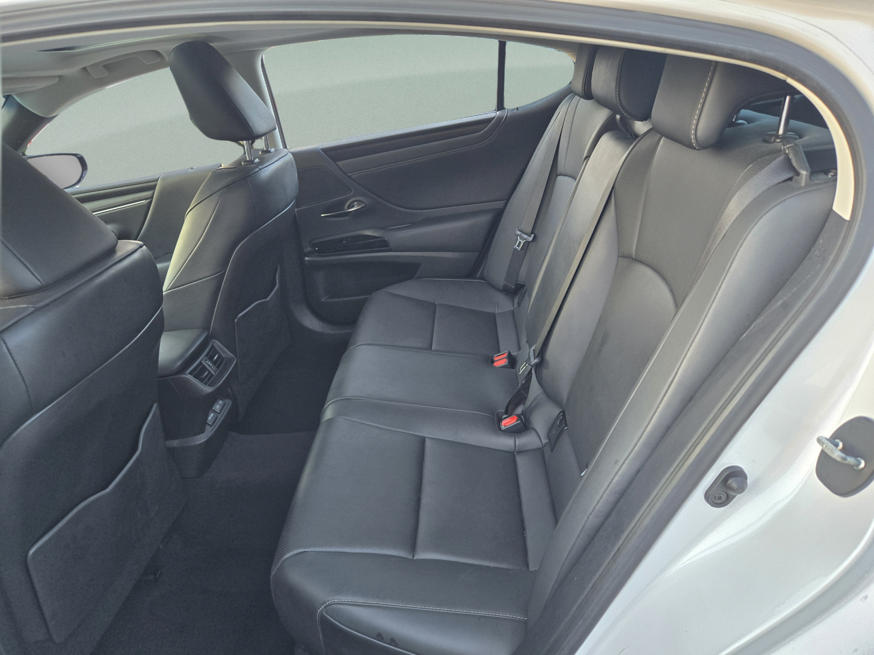 Certified 2024 Lexus ES 350 w/ Premium Package FWD image 21