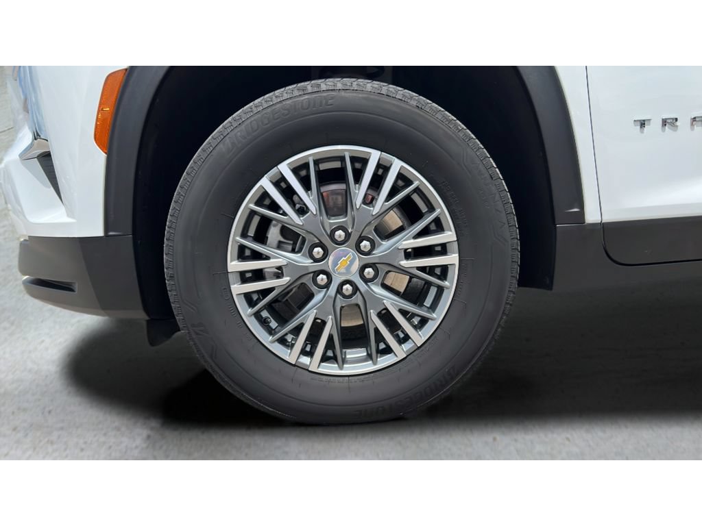 Used 2024 Chevrolet Traverse LT w/ Trailering Package AWD/4WD image 34