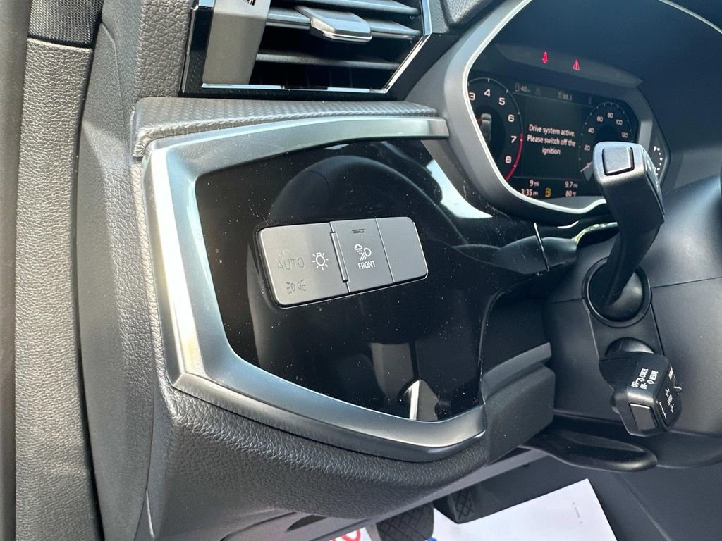 New 2025 Audi Q3 2.0T Premium image 14