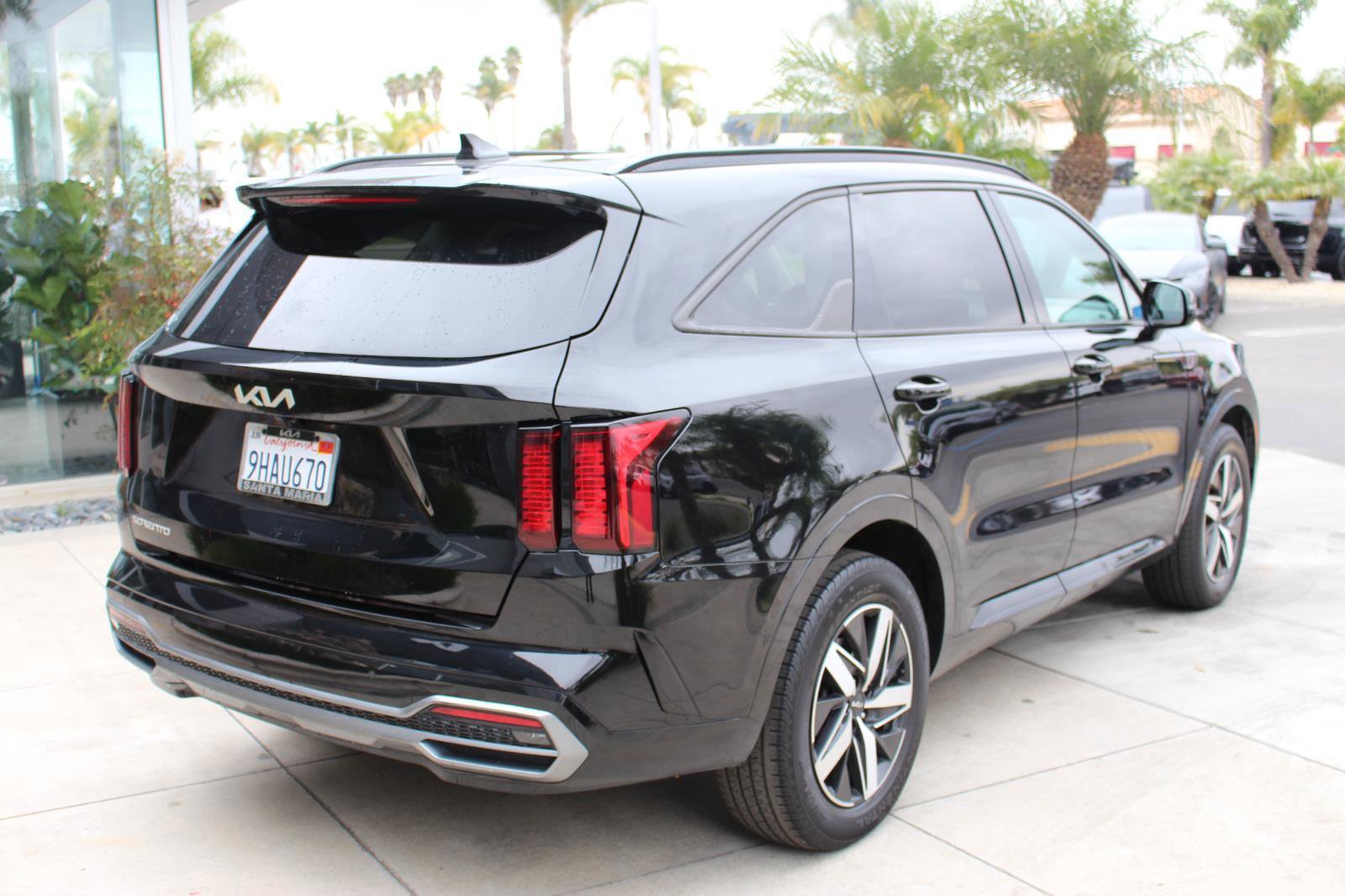 Certified 2023 Kia Sorento S w/ Panoramic Sunroof Package image 9
