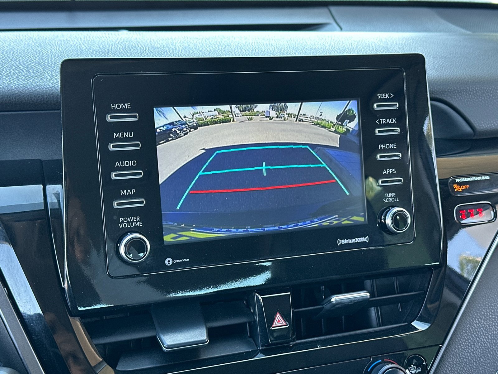 Used 2023 Toyota Camry SE image 17